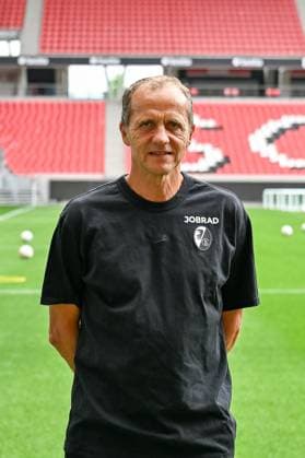 Uwe Vetter SC Freiburg, Physiotherapist GER, SC Freiburg, Football, 1 BL, Portraettermin 2025 2026, 30 07 2025 GER, SC Freiburg, Football, 1 BL, Portraettermin 2025 2026, 30 07 2025 Freiburg Copyright: xEibner-Pressefoto ThomasxHessx EP_THS