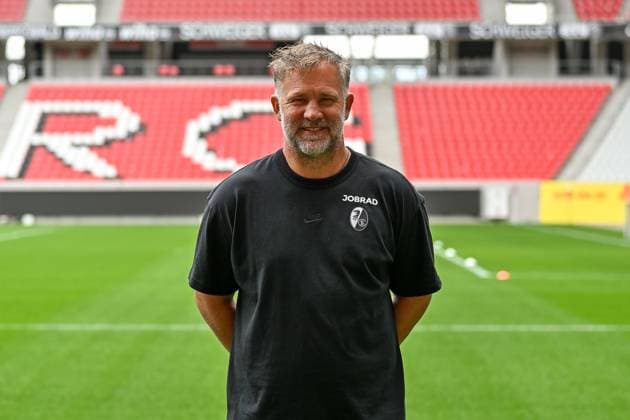 Lars Vossler SC Freiburg, Co Coach GER, SC Freiburg, Soccer, 1 BL, Portraettermin 2025 2026, 30 07 2025 GER, SC Freiburg, Soccer, 1 BL, Portraettermin 2025 2026, 30 07 2025 Freiburg Copyright: xEibner-Pressefoto ThomasxHessx EP_THS