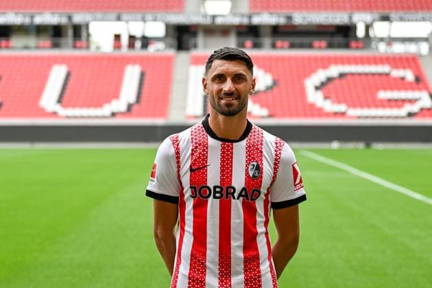 Vincenzo Grifo SC Freiburg, 32 GER, SC Freiburg, Football, 1 BL, portrait date 2025 2026, 30 07 2025 GER, SC Freiburg, Football, 1 BL, portrait date 2025 2026, 30 07 2025 Freiburg Copyright: xEibner-Pressefoto ThomasxHessx EP_THS