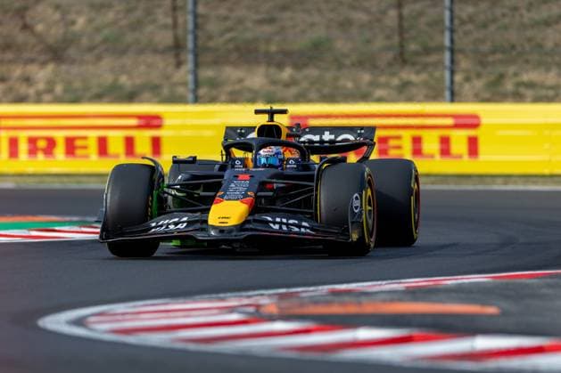 Max Verstappen Oracle Red Bull Racing, Netherlands, 01 in RB21, HUN, Formula 1 World Championship, Hungarian Grand Prix, Hungaroring, Practice Day, Free Practice 2, 2025 season, 01 08 2025 HUN, Formula 1 World Championship, Hungarian Grand Prix, Hungaroring, Practice Day, Free Practice 2, 2025 season, 01 08 2025 Budapest Copyright: xEibner-Pressefoto MarcelxFischerx EP_MFI