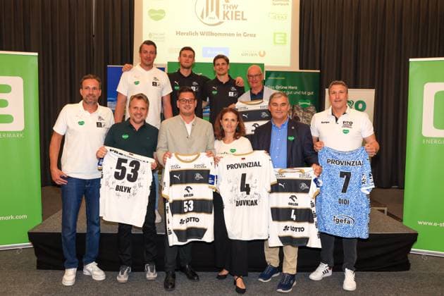 HANDBALL - HBL, Kiel, training camp GRAZ,AUSTRIA,05.AUG.25 - HANDBALL - HBL Handball-Bundesliga, THW Kiel, press conference, PK, Pressekonferenz Image shows from left to right in front row: managing director Viktor Szilagyi (Kiel), managing director Michael Feiertag (Styria), member of state parliament Gerhard Hirschmann (Styria), Susanne Haubenhofer (Graz), president Christian Wolf, Dietmar Peissl (STHV), in second row: head coach Filip Jicha, Nikola Bilyk (Kiel), Rune Dahmke (Kiel) and president Stefan Herker (Union). GEPAxpictures xMarioxBuehner-Weinrauch