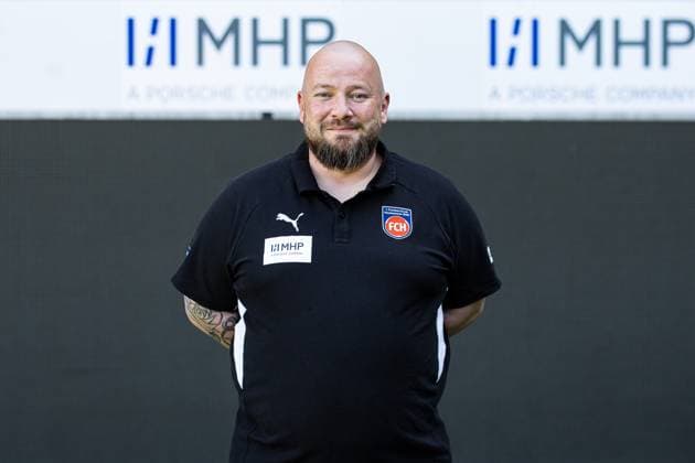 Manuel Henck FC Heidenheim, Team coach GER, FC Heidenheim 1846, Football, 1 Bundesliga, Portraettermin 2025 2026, 07 08 2025, DFB DFL regulations prohibit any use of photographs as image sequences GER, FC Heidenheim 1846, Football, 1 Bundesliga, Portraettermin 2025 2026, 07 08 2025 Heidenheim Copyright: xEibner-Pressefoto RogerxBuerkex EP_RBE