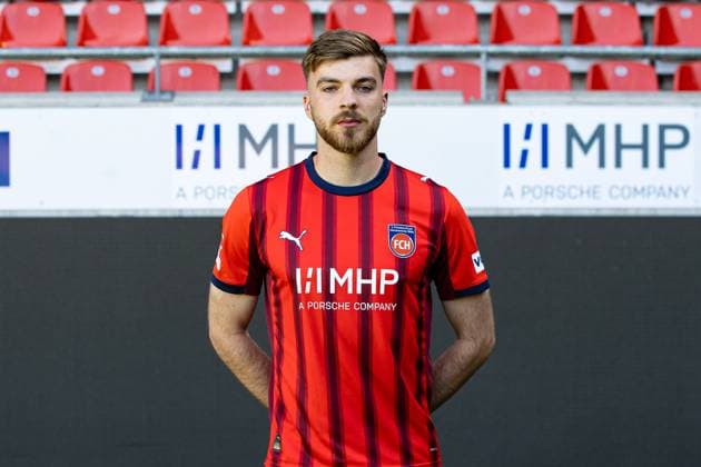 Julian Niehues FC Heidenheim, 16 GER, FC Heidenheim 1846, Football, 1 Bundesliga, Portraettermin 2025 2026, 07 08 2025, DFB DFL regulations prohibit any use of photographs as image sequences GER, FC Heidenheim 1846, Football, 1 Bundesliga, Portraettermin 2025 2026, 07 08 2025 Heidenheim Copyright: xEibner-Pressefoto RogerxBuerkex EP_RBE