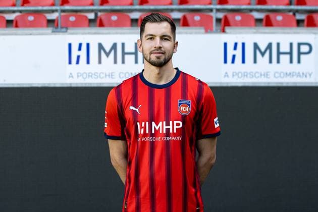 Marvin Pieringer FC Heidenheim, 18 GER, FC Heidenheim 1846, Football, 1 Bundesliga, Portraettermin 2025 2026, 07 08 2025, DFB DFL regulations prohibit any use of photographs as image sequences and or quasi video GER, FC Heidenheim 1846, Football, 1 Bundesliga, Portraettermin 2025 2026, 07 08 2025 Heidenheim Copyright: xEibner-Pressefoto RogerxBuerkex EP_RBE