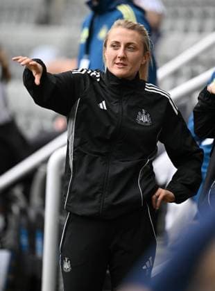 Manager Becky Langley of Newcastle United Women Newcastle United Women v Atletico Madrid Women, Pre Season Friendly, Football, St James Park, Newcastle, UK - 09 Aug 2025Newcastle St James Park United Kingdom EDITORIAL USE ONLY No use with unauthorised audio, video, data, fixture lists, club league logos or live services. Online in-match use limited to 120 images, no video emulation. No use in betting, games or single club league player publications. Copyright: xGreigxCowie Shutterstockx 15433744d