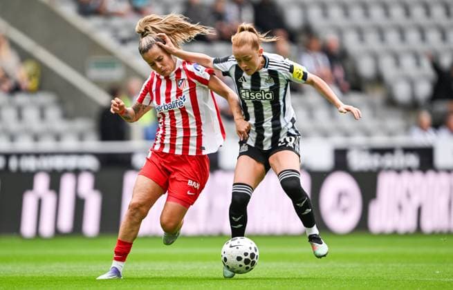Rosa Otermin of Athletico Madrid Women and Beth Lumsden of Newcastle United Women Newcastle United Women v Atletico Madrid Women, Pre Season Friendly, Football, St James Park, Newcastle, UK - 09 Aug 2025Newcastle St James Park United Kingdom EDITORIAL USE ONLY No use with unauthorised audio, video, data, fixture lists, club league logos or live services. Online in-match use limited to 120 images, no video emulation. No use in betting, games or single club league player publications. Copyright: xGreigxCowie Shutterstockx 15433744h