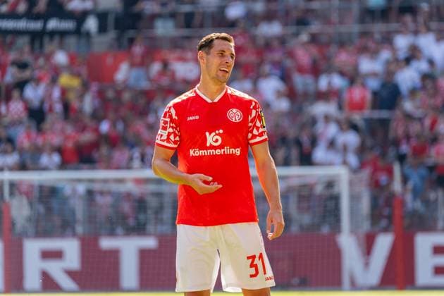 Crop, Portrait Dominik Kohr 1 FSV Mainz 05, 31 struggles with a game situation, GER, 1 FSV Mainz 05 vs Racing Strasbourg, Football, Test match, Season 2025 2026, 09 08 2025, DFL REGULATIONS PROHIBIT ANY USE OF PHOTOGRAPHS AS IMAGE SEQUENCES AND OR QUASI VIDEO, GER, 1 FSV Mainz 05 vs Racing Strasbourg, Football, Test match, Season 2025 2026, 09 08 2025 Mainz Copyright: xEibner-Pressefoto Jan-NiclasxGrox EP_JGG