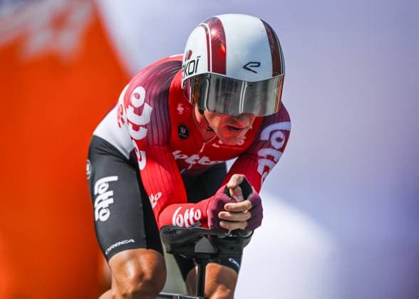 82nd Tour De Pologne 2025 - Stage 7 WIELICZKA, POLAND AUGUST 10: Elia Viviani of Italy, riding for Lotto, races through the final kilometer of Stage 7, a 12.5 km individual time trial from Wieliczka to Wieliczka, during the 82nd Tour de Pologne, in Wieliczka, Lesser Poland Voivodeship, Poland, on August 10, 2025. Wieliczka Poland Copyright: xArturxWidakx originalFilename:widak-82ndtour250810_np7V8.jpg