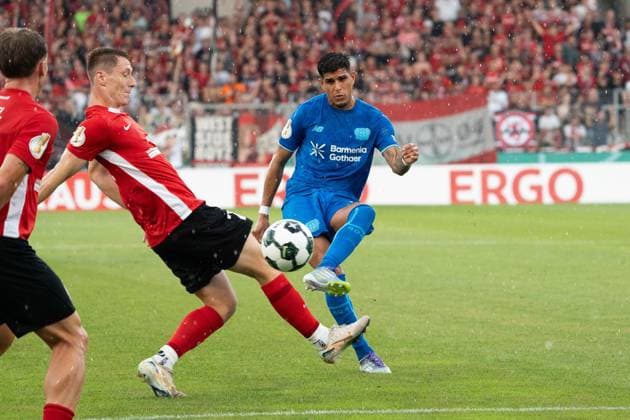 Piero Hincapie Bayer Leverkusen, 03 , Shot, GER, Sonnenhof Grossaspach vs Bayer 04 Leverkusen, Football, DFB Pokal, 1 Round, Season 2025 2026, 15 08 25, DFL REGULATIONS PROHIBIT ANY USE OF PHOTOGRAPHS AS IMAGE SEQUENCES AND OR QUASI VIDEO, GER, Sonnenhof Grossaspach vs Bayer 04 Leverkusen, Football, DFB Pokal, 1 Round, Season 2025 2026, 15 08 25 Aspach Copyright: xEibner-Pressefoto EdwardxCheungx EP_ECG