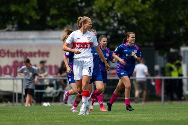 Maximiliane Rall VfB Stuttgart, 08 aergert sich über das Tor zum 0 1, GER, VfB Stuttgart vs 1 FSV Mainz 05, Fußball Frauen DFB Pokal, Playoff, Saison 2025 2026, 17 08 2025 GER, VfB Stuttgart vs 1 FSV Mainz 05, Fußball Frauen DFB Pokal, Playoff, Saison 2025 2026, 17 08 2025 Bad Cannstatt Copyright: xEibner-Pressefoto Memmlerx EP_MMR