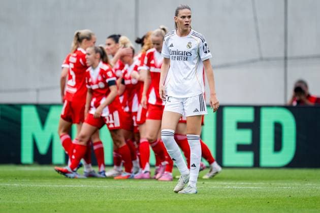 Bella Astrid Christina Andersson Real Madrid CF, 22 is served after conceding two goals in the first quarter of an hour, in the background Bayern GER, FC Bayern Muenchen Frauen vs Real Madrid CF, Football, Women, Test match, Season 2025 2026, 21 08 2025 DFL DFB REGULATIONS PROHIBIT ANY USE OF PHOTOGRAPHS as IMAGE SEQUENCES and or QUASI VIDEO GER, FC Bayern Muenchen Frauen vs Real Madrid CF, Football, Women, Test match, Season 2025 2026, 21 08 2025 Muenchen Copyright: xEibner-Pressefoto HeikexFeinerx EP_HFR