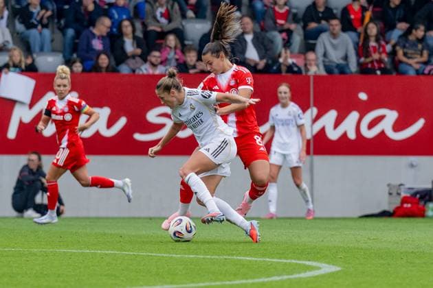 Fight for the ball duel between Ingrid Filippa Angeldahl Real Madrid CF, 16 and Lena Oberdorf FC Bayern Muenchen Frauen, 08 , in the background the lettering Mia san mia GER, FC Bayern Muenchen Frauen vs Real Madrid CF, Soccer, Women, Test match, Season 2025 2026, 21 08 2025 DFL DFB REGULATIONS PROHIBIT ANY USE OF PHOTOGRAPHS as IMAGE SEQUENCES and or QUASI VIDEO GER, FC Bayern Muenchen Frauen vs Real Madrid CF, Football, Women, Test match, Season 2025 2026, 21 08 2025 Muenchen Copyright: xEibner-Pressefoto HeikexFeinerx EP_HFR