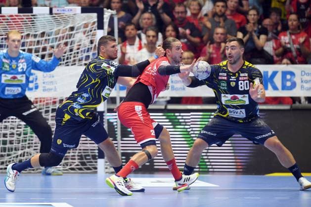 Olle Forsell Schefvert MT Melsungen 25 on the ball , Sebastian Heymann Rhein Neckar Loewen 13 , Jannik Kohlbacher Rhein Neckar Loewen 80 R , David Spaeth Goalkeeper Rhein Neckar Loewen 29 L, back , GER, MT Melsungen Rhein Neckar Loewen, Handball, 1 Bundesliga, 1 Matchday, Season 2025 2026, 29 08 2025, GER, MT Melsungen Rhein Neckar Loewen, Handball, 1 Bundesliga, 1 Matchday, Season 2025 2026, 29 08 2025 Kassel Copyright: xEibner-Pressefotox xRolandxSippelx EP_RSL
