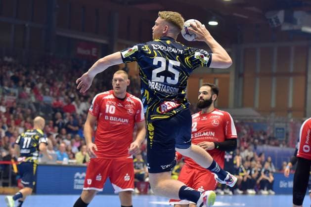 Haukur Thrastarson Rhein Neckar Loewen 25 on throw Dainis Kristopans MT Melsungen 10 L , Ruben Marchan MT Melsungen 2 , GER, MT Melsungen Rhein Neckar Loewen, Handball, 1 Bundesliga, 1 Matchday, Season 2025 2026, 29 08 2025, GER, MT Melsungen Rhein Neckar Loewen, Handball, 1 Bundesliga, 1 Matchday, Season 2025 2026, 29 08 2025 Kassel Copyright: xEibner-Pressefotox xRolandxSippelx EP_RSL