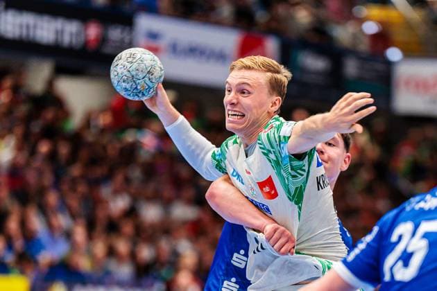 f l Joel Willecke TBV Lemgo Lippe, 24 , Gisli Thorgeir Kristjansson SC Magdeburg, 10 in duel GER, TBV Lemgo Lippe vs SC Magdeburg, Handball, 1 Bundesliga, 1 Matchday, Season 2025 2026, 29 08 2025 GER, TBV Lemgo Lippe vs SC Magdeburg, Handball, 1 Bundesliga, 1 Matchday, Season 2025 2026, 29 08 2025 Lemgo Copyright: xEibner-Pressefoto JanxRollingerx EP_JSK