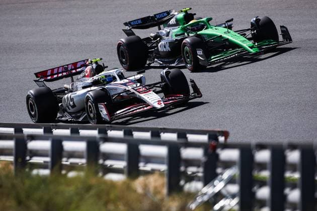 F1 - DUTCH GRAND PRIX 2025 87 BEARMAN Ollie Oliver (gbr), Haas F1 Team VF-25 Ferrari, action and 05 BORTOLETO Gabriel (bra), Stake F1 Team Kick C45, action during the 2025 Formula 1 Heineken Dutch Grand Prix, 15th round of the 2025 FIA Formula One World Championship, WM, Weltmeisterschaft from August 29 to 31, 2025 on the Zandvoort Circuit, in Zandvoort, Netherlands - ZandvoortNetherlands Copyright: xEricxAlonsox