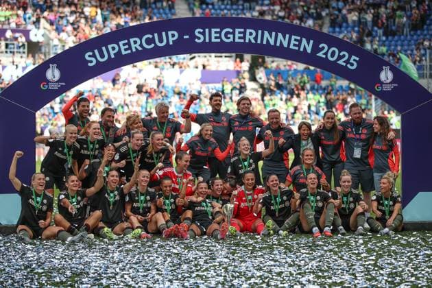 The Supercup Winners 2025, GER, FC Bayern Muenchen vs VfL Wolfsburg, Google Pixel Womens Supercup, Final, 2025 2026, 30 08 2025, DFL REGULATES PROHIBIT ANY USE OF PHOTOGRAPHS AS IMAGE SEQUENCES AND OR QUASI VIDEO, GER, FC Bayern Muenchen vs VfL Wolfsburg, Google Pixel Womens Supercup, Final, 2025 2026, 30 08 2025 Karlsruhe Copyright: xEibner-Pressefoto JanxPrihodax EP_JPA