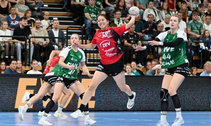 Kaho Nakayama BSV Sachsen Zwickau, 59 in Sorungwurf VfL Oldenburg vs BSV Sachsen Zwickau, Handballl, ALSCO Handball Bundesliga Frauen, 1 Spieltag, Saison 2025 2026, 30 08 2025, VfL Oldenburg vs BSV Sachsen Zwickau, Handballl, ALSCO Handball Bundesliga Frauen, 1 Spieltag, Saison 2025 2026, 30 08 2025, Oldenburg Copyright: xEibner-Pressefoto RobertxGertzenx EP_RGN