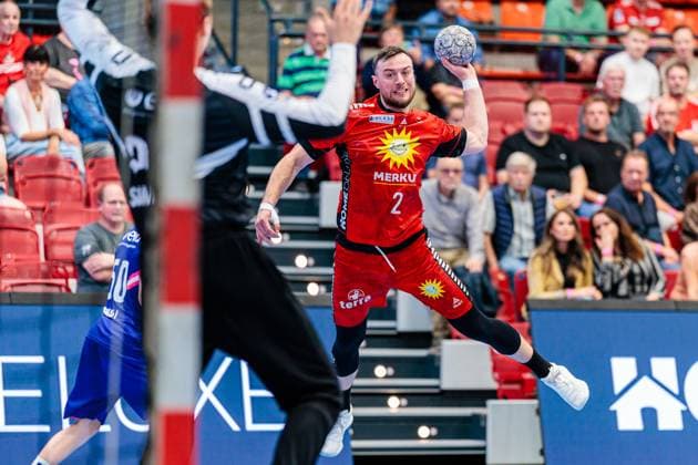 v l Christian Simonsen TSV Bayer Dormagen, 20 , Jo Gerrit Genz TuS N Luebbecke, 02 GER, TuS N Luebbecke vs TSV Bayer Dormagen, Handball, 2 Bundesliga, 1 Matchday, Season 2025 2026, 30 08 2025 GER, TuS N Luebbecke vs TSV Bayer Dormagen, Handball, 2 Bundesliga, 1 Matchday, Season 2025 2026, 30 08 2025 Luebbecke Copyright: xEibner-Pressefoto JanxRollingerx EP_JSK