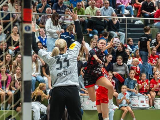 Nina Fischer TG Nuertingen, 04 from outside, TG Nuertingen vs 1 FSV Mainz 05, Handball, 2 Bundesliga, Season 2025 2026, 30 08 2025 TG Nuertingen vs 1 FSV Mainz 05, Handball, 2 Bundesliga, Season 2025 2026, 30 08 2025 Nuertingen Copyright: xMichaelxSchmidt Eibner-Pressefotx EP_MST