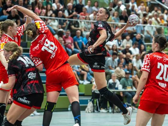 Leonie Dreizler TG Nuertingen, 23 throws from the back, TG Nuertingen vs 1 FSV Mainz 05, Handball, 2 Bundesliga, Season 2025 2026, 30 08 2025 TG Nuertingen vs 1 FSV Mainz 05, Handball, 2 Bundesliga, Season 2025 2026, 30 08 2025 Nuertingen Copyright: xMichaelxSchmidt Eibner-Pressefotx EP_MST
