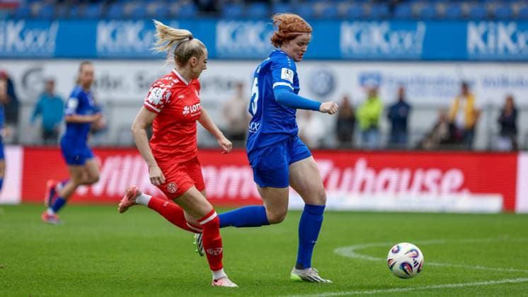 from left Chiara Bouziane 1 FSV Mainz 05, 10 and Lena Göppel SV Meppen, 5 in running duel, duel, dynamic, action, action, game scene, THE DFB REGULATIONS PROHIBIT ANY USE OF PHOTOGRAPHS AS IMAGE SEQUENCES AND OR QUASI VIDEO , 31 08 2025, Meppen Germany , Football, 2 Womens Bundesliga, SV Meppen 1 FSV Mainz 05 xobx