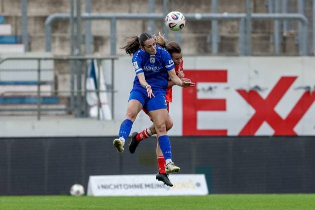 from left Marie Bleil SV Meppen, 7 and Kara Bathmann 1 FSV Mainz 05, 4 in header duel, header, duel, action, action, game scene, THE DFB REGULATIONS PROHIBIT ANY USE OF PHOTOGRAPHS AS IMAGE SEQUENCES AND OR QUASI VIDEO , 31 08 2025, Meppen Germany , Football, 2 Womens Bundesliga, SV Meppen 1 FSV Mainz 05 xobx