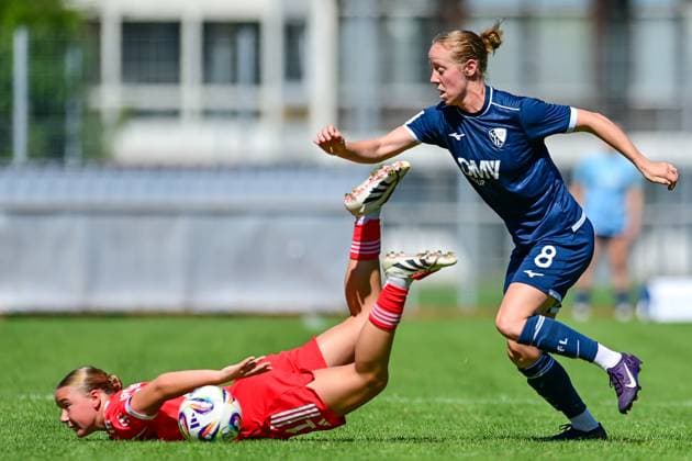 v li Celina Senftl FCB, 11 Alina Bantle Bochum, 8 in duel, duel, tackle, dynamic, action, action, 31 08 2025, Aschheim Germany , Soccer,2 Women Bundesliga, FC Bayern München II VfL Bochuim, DFB DFL REGULATIONS PROHIBIT ANY USE OF PHOTOGRAPHS AS IMAGE SEQUENCES AND OR QUASI VIDEO xslx