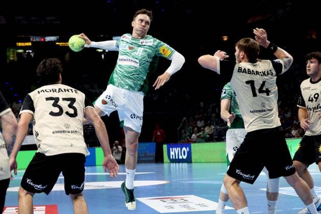 DEU, DHB, 1 HBL, Fuechse Berlin vs Bergischer HC, 31 08 2025, Max Schmeling Halle, Berlin, DEU, DHB, 1 HBL, Fuechse Berlin vs Bergischer HC, in the picture Lasse Andersson Fuechse Berlin 11 , Eloy Morante Maldonado Bergischer HC 33 , Gerdas Babarskas Bergischer HC 14 nordphotoxGmbHx xEngler nph00076