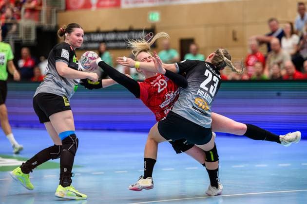Lucy, Strauchmann Kreislaeufer, SV Union Halle Neustadt, 78 , Johanna, Reichert Rueckraum, Thueringer HC, 29 , Marie, Polakova Rueckraum Rechts, SV Union Halle Neustadt, 23 GER, Thuringia, Thueringer HC vs SV Union Halle Neustadt, Alsco Handball Bundesliga Frauen, 1 Handballbundesliga Frauen, Handball, 1 Matchday, Season 2025 2026, Sunday, 15 Copyright: xEibner-Pressefoto MartinxHerbstx EP_MHT