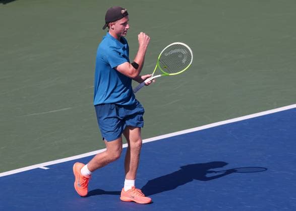 Max Schoenhaus makes a fist and cheers, cheers, joy, emotion, Boys Singles, Boys Singles, US Open Championships 2023, USTA Billie Jean King National Tennis Center, Flushing Meadows, New York, USA Copyright: xJuergenxHasenkopfx