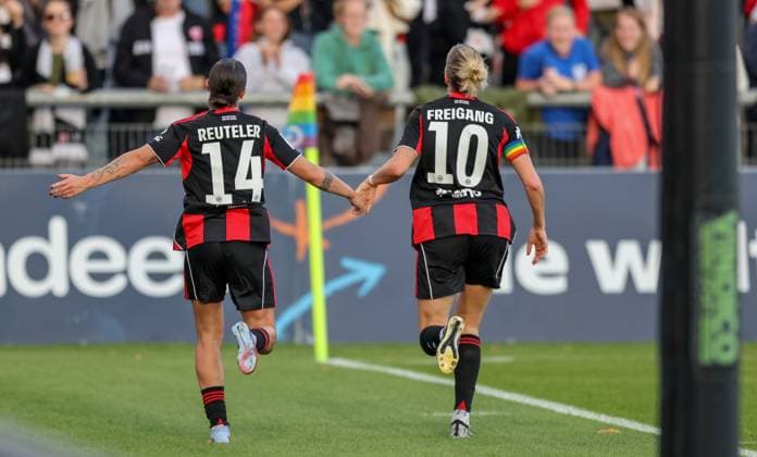 DEU, Frankfurt, Eintracht Frankfurt vs SGS Essen, Google Pixel Frauen Bundesliga DFB, Saison 2526, Stadion am Bretanobad, 1 Spieltag, im Bild GÃ raldine Reuteler Eintracht Frankfurt 14 erzielt das Tor zum 2 0, Jubel mit dem Team, Laura Freigang Eintracht Frankfurt 10 DFB DFL REGULATIONS PROHIBIT ANY USE OF PHOTOGRAPHS AS IMAGE SEQUENCES AND OR QUASI VIDEO, 05 09 2025, Copyright: HMBxMedia HendrikxHamelau