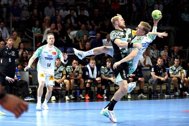 DEU, DHB, 1 HBL, Fuechse Berlin vs SC Magdeburg, 06 09 2025, Max Schmeling Halle, Berlin, DEU, DHB, 1 HBL, Fuechse Berlin vs SC Magdeburg, in the picture Matthes Langhoff Fuechse Berlin 25 , GISLI THORGEIR KRISTJANSSON SC Magdeburg 10 nordphotoxGmbHx xEngler nph00076