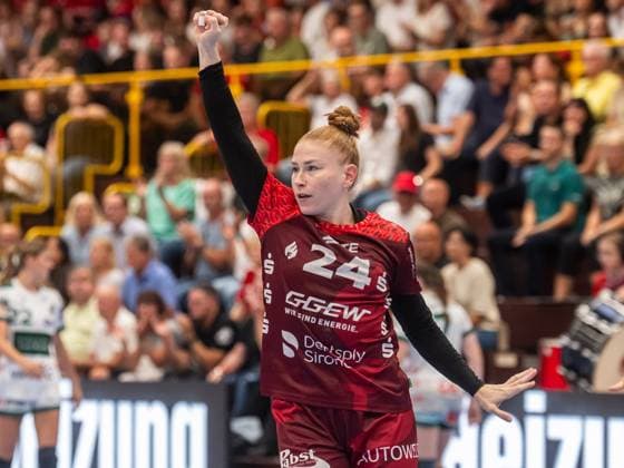 Meike Schmelzer HSG Bensheim Auerbach, 24 cheers, HSG Bensheim Auerbach vs Frisch Auf Goeppingen, Handball, 1 Bundesliga, Season 2025 2026, 06 09 2025 HSG Bensheim Auerbach vs Frisch Auf Goeppingen, Handball, 1 Bundesliga, Season 2025 2026, 06 09 2025 Bensheim Copyright: xMichaelxSchmidt Eibner-Pressefotx EP_MST