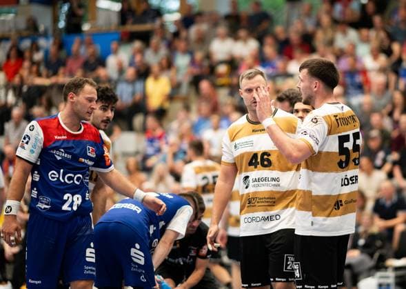 Hard foul on Csaba Leimeter HBW Balingen Weilstetten, 55 , on the ground, by Timo Loesser, HC Elbflorenz Dresden, 55 , red card, HBW Balingen Weilstetten vs HC Elbflorenz Dresden, Handball, 2 Bundesliga, 2 Matchday, Season 2025 2026, 06 09 2025 Eibner Pressefoto Andreas Ulmer HBW Balingen Weilstetten vs HC Elbflorenz Dresden, Handball, 2 Bundesliga, 2 Matchday, Season 2025 2026, 06 09 2025 Balingen Copyright: xEibner-Pressefoto AndreasxUlmerx EP_AUR
