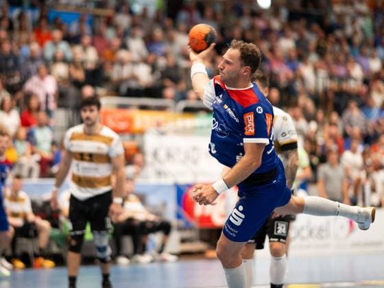Tobias Heinzlemann HBW Balingen Weilstetten, 28 , at the circle, HBW Balingen Weilstetten vs HC Elbflorenz Dresden, Handball, 2 Bundesliga, 2 Matchday, Season 2025 2026, 06 09 2025 Eibner Pressefoto Andreas Ulmer HBW Balingen Weilstetten vs HC Elbflorenz Dresden, Handball, 2 Bundesliga, 2 Matchday, Season 2025 2026, 06 09 2025 Balingen Copyright: xEibner-Pressefoto AndreasxUlmerx EP_AUR
