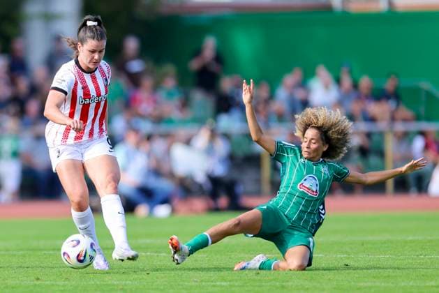 Svenja Foelmli SC Freiburg and Amira Arfaoui Werder Bremen battle for the ball, Google Pixel Frauen Bundesliga, Werder Bremen vs SC Freiburg, Platz 11 am Weserstadion, September 7, 2025 in Bremen, Germany Photo by Marco Steinbrenner DeFodi Images Svenja Foelmli SC Freiburg and Amira Arfaoui Werder Bremen battle for the ball, Google Pixel Womens Bundesliga, Werder Bremen vs SC Freiburg, Platz 11 am Weserstadion, September 7, 2025 in Bremen, Germany Photo by Marco Steinbrenner DeFodi Images DFB DFL REGULATIONS PROHIBIT ANY USE OF PHOTOGRAPHS AS IMAGE SEQUENCES AND OR QUASI VIDEO