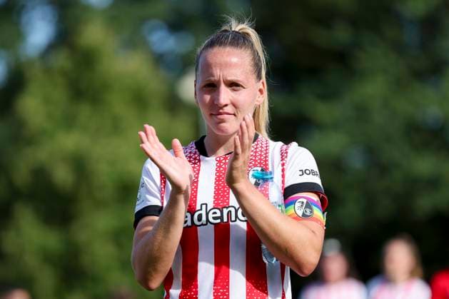 Lisa Karl SC Freiburg cheers, Google Pixel Frauen Bundesliga, Werder Bremen vs SC Freiburg, Platz 11 am Weserstadion on September 07, 2025 in Bremen, Germany Photo by Marco Steinbrenner DeFodi Images Lisa Karl SC Freiburg cheers, Google Pixel Womens Bundesliga, Werder Bremen vs SC Freiburg, Platz 11 am Weserstadion, September 7, 2025 in Bremen, Germany Photo by Marco Steinbrenner DeFodi Images DFB DFL REGULATIONS PROHIBIT ANY USE OF PHOTOGRAPHS AS IMAGE SEQUENCES AND OR QUASI VIDEO