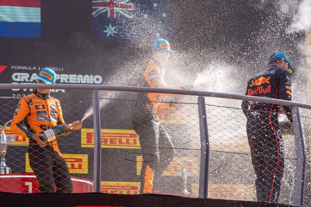 Max Verstappen Oracle Red Bull Racing, Netherlands, 01 and Lando Norris McLaren Formula 1 Team, Great Britain 04 and Oscar Piastri McLaren Formula 1 Team, Australia 81 on the podium in Monza, ITA, Formula 1 World Championship, Italian Grand Prix, Autodromo Nazionale Monza, Race Day, Podium, 2025 season, 07 09 2025 ITA, Formula 1 World Championship, Italian Grand Prix, Autodromo Nazionale Monza, Race Day, Podium, 2025 season, 07 09 2025 Monza Copyright: xEibner-Pressefoto MarcelxFischerx EP_MFI