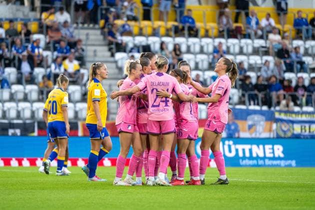 Vanessa Diehm TSG Hoffenheim, 06 , Feli Delacauw TSG Hoffenheim, 24 , Dominika Grabowska TSG Hoffenheim, 16 , Lisann Kaut TSG Hoffenheim, 04 and team celebrate the goal for 1 3, GER, TSG 1899 Hoffenheim vs FC Carl Zeiss Jena, Fußball Google Pixel Frauen Bundesliga, 1 Spieltag, Saison 2025 2026, 08 09 2025 DFB regulations prohibit any use of photographs as image sequences and or quasi video GER, TSG 1899 Hoffenheim vs FC Carl Zeiss Jena, Fußball Google Pixel Frauen Bundesliga, 1 Spieltag, Saison 2025 2026, 08 09 2025 Jena Copyright: xEibner-Pressefoto Memmlerx EP_MMR