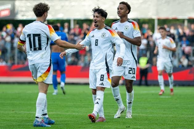 Goal for 1 0 by Laurin Ulrich Germany, 08 , with Ibrahimovic, Arijon Germany U20, 07 and Ouedraogo, Assan Germany U20, 20 , GER, Germany v Italy, Football, U20 Elite League, Matchday 2, Season 2025 2026, 09 09 2025, Eibner Pressefoto Sascha Walther GER, Germany v Italy, Football, U20 Elite League, Matchday 2, Season 2025 2026, 09 09 2025 Reutlingen Copyright: xEibner-Pressefotox EP_SWA