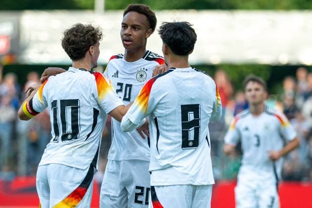 Goal for 1 0 by Laurin Ulrich Germany, 08 , with Ibrahimovic, Arijon Germany U20, 07 and Ouedraogo, Assan Germany U20, 20 , GER, Germany v Italy, Football, U20 Elite League, Matchday 2, Season 2025 2026, 09 09 2025, Eibner Pressefoto Sascha Walther GER, Germany v Italy, Football, U20 Elite League, Matchday 2, Season 2025 2026, 09 09 2025 Reutlingen Copyright: xEibner-Pressefotox EP_SWA