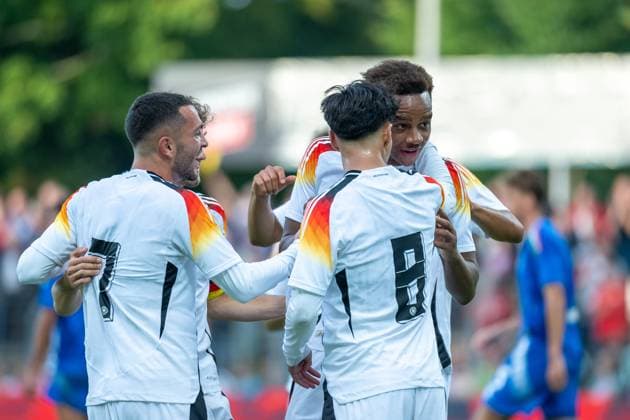 Goal for 1 0 by Laurin Ulrich Germany, 08 , with Ibrahimovic, Arijon Germany U20, 07 and Ouedraogo, Assan Germany U20, 20 , GER, Germany v Italy, Football, U20 Elite League, Matchday 2, Season 2025 2026, 09 09 2025, Eibner Pressefoto Sascha Walther GER, Germany v Italy, Football, U20 Elite League, Matchday 2, Season 2025 2026, 09 09 2025 Reutlingen Copyright: xEibner-Pressefotox EP_SWA