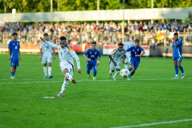 Goal for 3 0 by Ibrahimovic, Arijon Germany U20, 07 via penalty, GER, Germany vs. Italy, Football, U20 Elite League, Matchday 2, Season 2025 2026, 09 09 2025, Eibner Pressefoto Sascha Walther GER, Germany vs. Italy, Football, U20 Elite League, Matchday 2, Season 2025 2026, 09 09 2025 Reutlingen Copyright: xEibner-Pressefotox EP_SWA