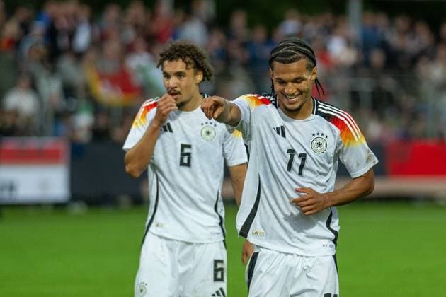 Goal to 5 0 by Brunner, Paris Germany U20, 11 , with Lubach, Rafael Germany U20, 06 , GER, Germany vs Italy, Football, U20 Elite League, Matchday 2, Season 2025 2026, 09 09 2025, Eibner Pressefoto Sascha Walther GER, Germany vs Italy, Football, U20 Elite League, Matchday 2, Season 2025 2026, 09 09 2025 Reutlingen Copyright: xEibner-Pressefotox EP_SWA