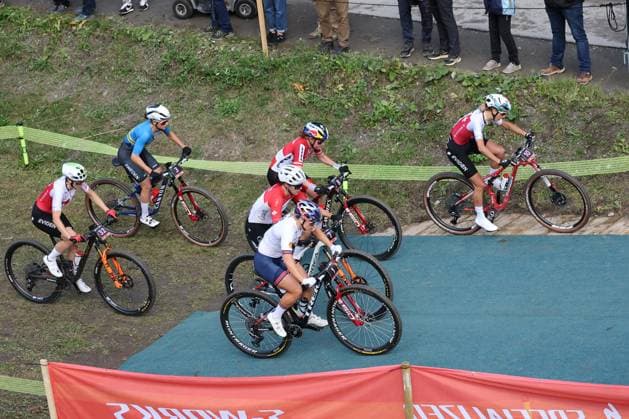 09 09 2025, Zermatt, Valais 2025 UCI Mountain Bike World Championships, Jolanda Neff 10 SUI , Linda Indergand 32 SUI , Evie Richards 1 GBR , Jennifer Jackson 7 CAN , today s Bronze Medal, Laura Stigger 8 AUT , Jenny Rissveds 3 SWE , today s Silver Medal during the Cross Country Short Track Elite Women Final Zermatt Zermatt Valais Switzerland Copyright: xJustPictures.ch FrancescoxMinghettix jp-en-FrMi-MNG_5692