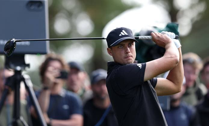 . - BMW PGA, Golf Herren Championship 2025, Day One, DP World Tour, Wentworth Golf Club, Virginia Water, Surrey, England.- 11th September 2025. (C) Daniel Weir Crystal Pix Ludvig Aberg Of Sweden tees off on the 12th hole during the BMW PGA Championship 2025 Day One. - BMW PGA Championship 2025, Day One, DP World Tour, Wentworth Golf Club, Virginia Water, Surrey, England.- 11th September 2025. (C) Daniel Weir Crystal Pix Surrey Wentworth Golf Club United Kingdom Copyright: xDanielxWeirx CP_BMW_PGA_Championship_2025_Day_One_24