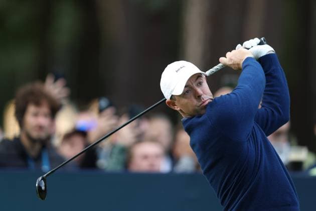 . - BMW PGA, Golf Herren Championship 2025, Day One, DP World Tour, Wentworth Golf Club, Virginia Water, Surrey, England.- 11th September 2025. (C) Daniel Weir Crystal Pix Rory Mcilroy Of Northern Ireland hits a tees shot on the 9th hole during the BMW PGA Championship 2025 Day One . - BMW PGA Championship 2025, Day One, DP World Tour, Wentworth Golf Club, Virginia Water, Surrey, England.- 11th September 2025. (C) Daniel Weir Crystal Pix Surrey Wentworth Golf Club United Kingdom Copyright: xDanielxWeirx CP_BMW_PGA_Championship_2025_Day_One_101