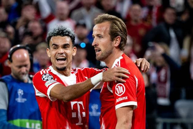 Harry Kane FC Bayern Muenchen, 09 , Luis Diaz FC Bayern Muenchen, 14 celebrating the goal for 3 1, GER, FC Bayern Muenchen vs Chelsea FC, Football, UEFA Champions League, League phase, Matchday 1, 2025 2026 season, 17 09 2025 GER, FC Bayern Muenchen vs Chelsea FC, Football, UEFA Champions League, League phase, Matchday 1, 2025 2026 season, 17 09 2025 Muenchen Copyright: xEibner-Pressefoto Memmlerx EP_MMR