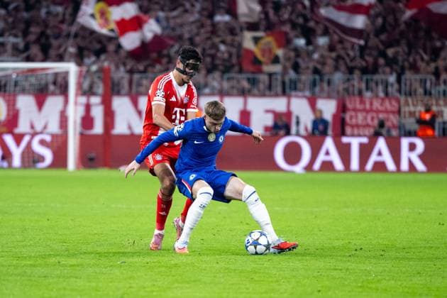 Cole Palmer FC Chelsea, 10 in duel with Aleksandar Pavlovic FC Bayern Muenchen, 45 , GER, FC Bayern Muenchen vs FC Chelsea FC, Football, UEFA Champions League, League Phase, Matchday 1, Season 2025 2026, 17 09 2025 GER, FC Bayern Muenchen vs FC Chelsea FC, Football, UEFA Champions League, League Phase, Matchday 1, Season 2025 2026, 17 09 2025 Muenchen Copyright: xEibner-Pressefoto Memmlerx EP_MMR
